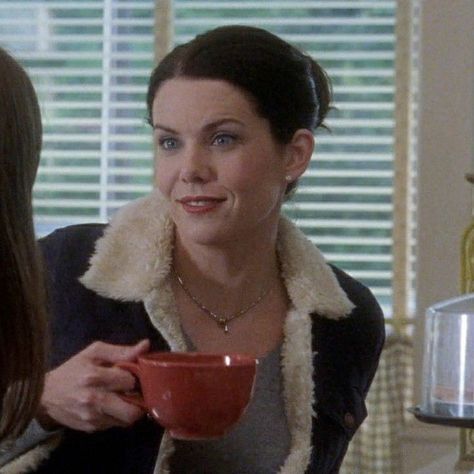 #lorelai glimore #lorelaiglimore Lorelai Gilmore, A Woman, Black