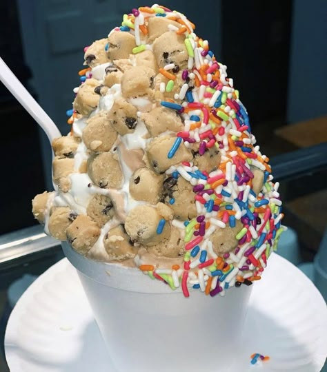 Ice Cream Aesthetic, Dessert Ice Cream, Delicious Ice Cream, Yummy Ice Cream, Junk Food Snacks, Food Babe, Cream Aesthetic, Food Therapy, Yummy Comfort Food