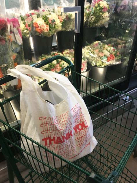 STACKED THANK YOU in BLACK | GRATITUDE GROCERY BAGS – AW by Andrea Wong Shopping Bag Photography, Korean Grocery, Shopping Pictures, Bags Fabric, Intarsia Knitting, Thank You Bags, Shopping List Grocery, Plastic Grocery Bags, Construction Details