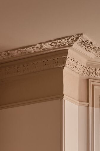 Cornicing Ceiling, Pub Renovation, Living Room Victorian, Picture Rail Molding, Tan Living Room, Yellow Ceiling, Alexandra Park, Beige Room, Paint And Paper Library