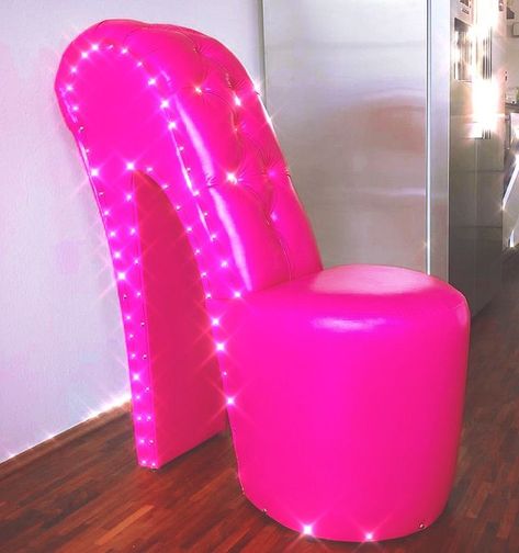 Bratz Room Aesthetic Baddie, Bratz Theme Room, Pink Barbie Bedroom, Bratz Room Aesthetic, Baddie Furniture, Barbie Room Aesthetic, Y2k Furniture, Pink Y2k Room, Bratz Room