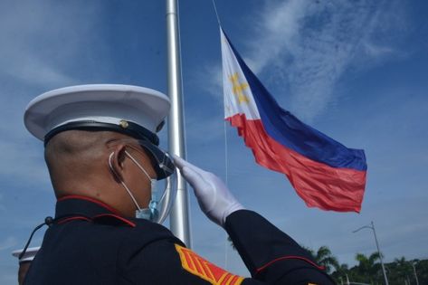 Flag-raising ceremony at Luneta Park highlights 123rd Philippine Independence Day celebration Flag Ceremony Philippines, Independence Day Philippines, Luneta Park, Flag Ceremony, Military Salute, Independence Day Celebration, Showing Respect, Floral Wallpaper Phone, Wallpaper Phone