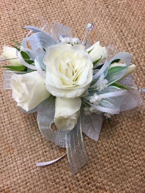 Blue White And Silver Corsage, Light Blue And White Corsage And Boutonniere, Periwinkle Corsage Prom, Prom Crossage Ideas Blue, White Corsage And Boutonniere Set, Corsage With Blue Dress, Light Blue Flower Bouquet Prom, Baby Blue Corsage And Boutonniere, Light Blue And White Corsage