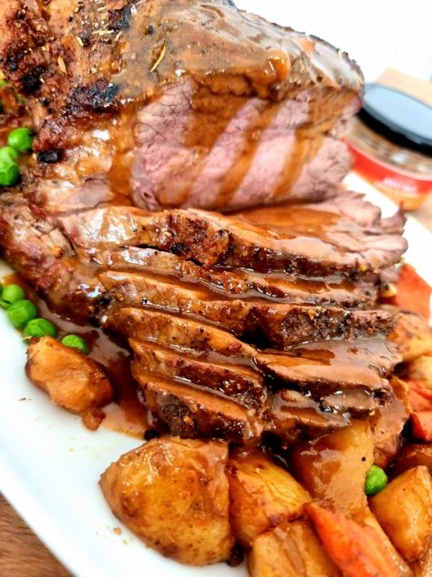 Roast Beef With Vegetables, Beef With Vegetables, Roast With Vegetables, Roast Beef Dinner, Phyllo Pastry, Vegetable Tart, Beef Wraps, Roast Lamb Leg, Chuck Steak