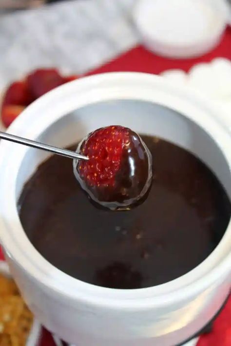 Nutella Fondue, Nutella Dip, Nutella Recipes Cake, Nutella Recipes Brownies, Dessert Fondue, Perfect Christmas Dessert, Nutella Recipes Easy, Nutella Lover, Nutella Buttercream