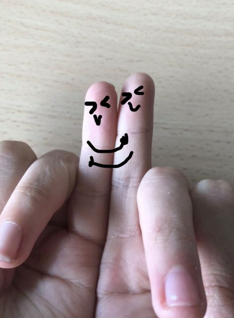 Finger Doodle Art, Finger Doodles, Finger Drawings, Finger Emoji, How To Draw Fingers, Smile Drawing, Finger Henna Designs, Girly Quote, Hand Doodles