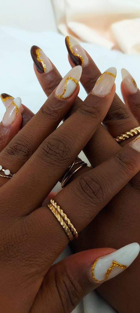 Gold Accented Nail Inspiration, Graduation Nails Acrylic Blue, Graduation Nails Acrylic Square, Almond Graduation Nails, Graduation Nails Square, Graduation Nails Acrylic Almond, Black Graduation Nails, Graduation Nails Red, Red Graduation Nails