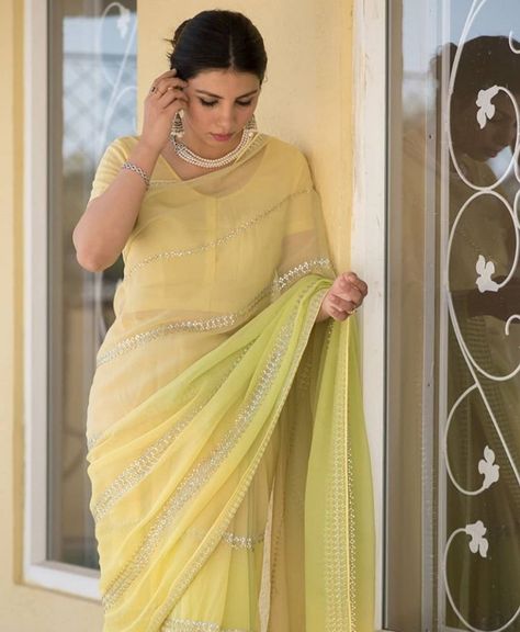 Jaipur Design, Pastel Saree, Cocktail Sarees, Culture Of Rajasthan, Boutique Saree, Reception Couple, Vintage Culture, Pure Chiffon Sarees, Saree Blouse Styles