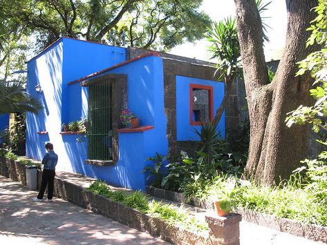 Frida Kahlo's Blue House, Mexico City | Please visit my webs… | Flickr Frida Kahlo Museum, House Mexico, Yellow Tile, Historic House, Rental House, Vernacular Architecture, Mexican Artists, House Museum, Live Colorfully