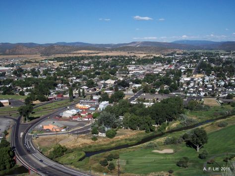 Prineville is a wonderful little  town located right next to Ochoco Wayside State Park in Crook County. Full of unique businesses and natural beauty, the town of Prineville is a fantastic hidden gem. Prineville Oregon, Oregon Travel, Oregon Coast, Hidden Gem, State Park, Small Towns, Day Trip, State Parks, Dolores Park