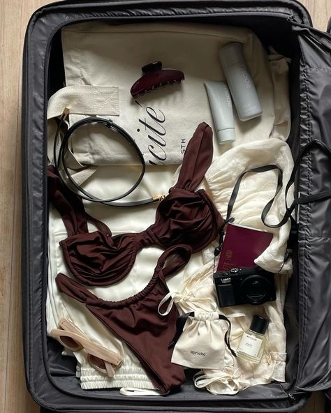 Packing Inspiration, 2024 Travel, Elegant Hair, Suitcase Packing, What In My Bag, Accessories Packing, Essential Bag, Travel Inspo, Packing Tips