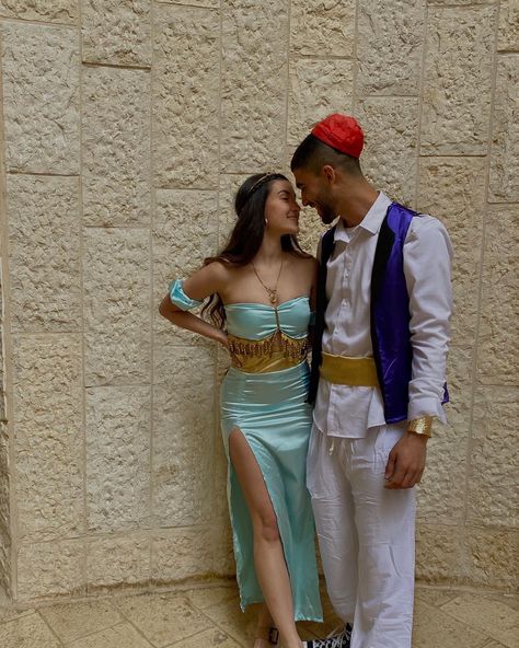 Jasmine Costume Plus Size, Jasmine Diy Costume Women, Couple Halloween Costumes Aladdin, Jasmine From Aladdin Costume, Jasmine Alladin Costume, Jazmin And Aladdin Costume, Aladdin Couple Costume, Aladin Family Costumes, Jasmine And Alladin Costume Halloween