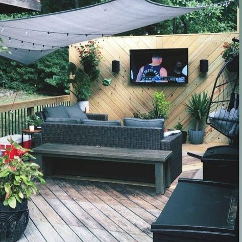 Outdoor Wall With Tv, Deck With Tv Outdoor Living, Outdoor Tv Area Patio, Privacy Wall On Deck With Tv, Small Backyard Tv Ideas Patio, Backyard Tv Wall, Small Patio With Tv, Patio Tv Wall Ideas, Outdoor Privacy Wall With Tv