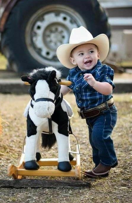 One Year Cowboy Pictures, First Birthday Cowboy Photoshoot, One Year Old Cowboy Photoshoot, Cowboy First Birthday, Baby Boy Cowboy, 1st Birthday Girl Decorations, Boy Photo Shoot, Boys First Birthday Party Ideas