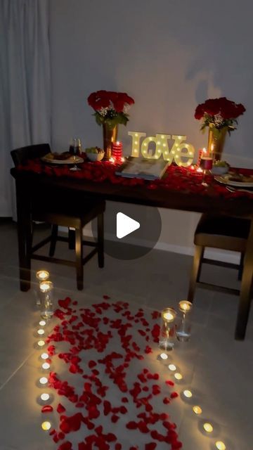 Romantic Bedroom Ideas For Valentines For Him Date Nights, Home Candle Light Dinner, Dinner Date Decoration Romantic, Romantic Dinner Setting At Home, At Home Romantic Dinner Setup, Romantic Home Dates, Romantic Dinner At Home, Romantic Dinner Setting, Cake Table Birthday