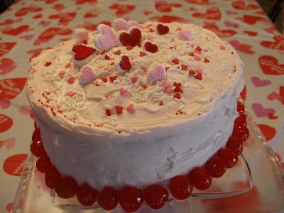 Cherry Cream Cheese Frosting, Cake With Cherry, Cherry Cream Cheese, Cherry Frosting, Cream Cheese Buttercream Frosting, Cream Cheese Buttercream, Cherry Cake, Valentine's Day Party, Paula Deen