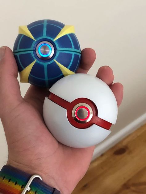 To thank you for your purchase of 999 Quick Balls, please accept this complimentary Premier Ball! - art post - Imgur Heal Ball Pokemon, Pokemon In Pokeballs, Pokeball Collection, Pokemon Luxury Ball, Pokemon Ball, Pokemon Gif, Pokemon Toy, Pokemon Oc, Pokemon Plush