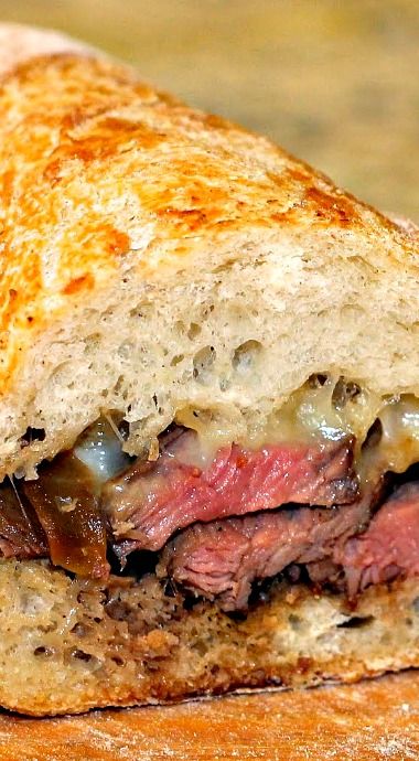 Filet Mignon Sandwich Filet Mignon Sliders, Filet Mignon Recipes Grilled, Filet Steak, Steak Sandwich Recipes, Mignon Steak, Filet Mignon Recipes, Filet Mignon Steak, Slider Sandwiches, Dinner Plans