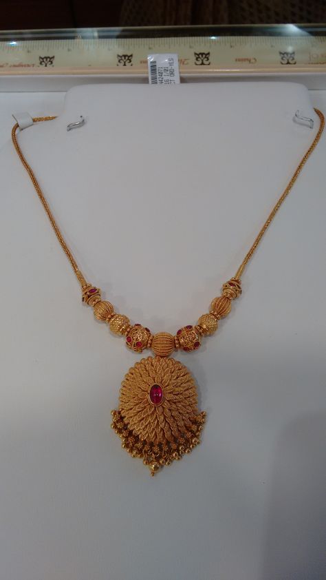 Kanthi Designs Gold, Gold Kanthi Design, Neck Less Design Gold Jewellery, Kanthi Necklace Gold, Necklace Designs Gold Indian Simple, Gold Jewelry Simple Necklace Indian, Simple Necklace Gold Indian, Antique Gold Bangles Design, Gold Jewels Design