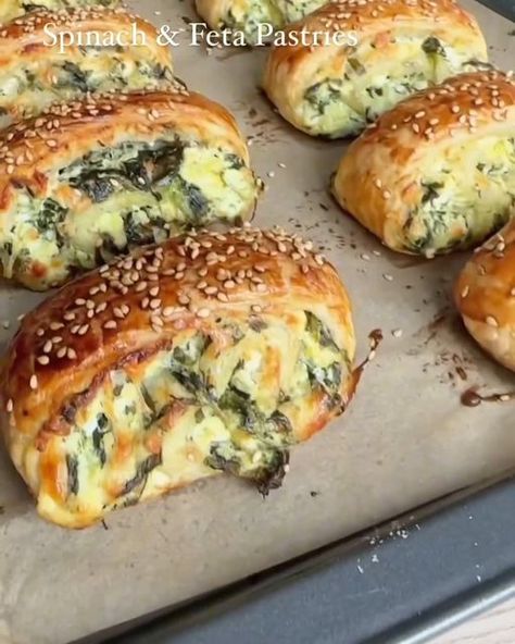 Pastry Filling, Brunch Quiche, Jarlsberg, Puff Pastry Filling, Spinach Feta, Puff Pastry Recipes, Frozen Spinach, Spinach And Feta, Pastry Recipes