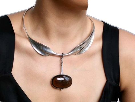 Vivianna Torun Bülow-hübe, Georg Jensen Jewelry, Silver Necklace Designs, Modernist Jewelry, Dope Jewelry, Necklace Design, Funky Jewelry, Jewelry Lookbook, Unique Necklace