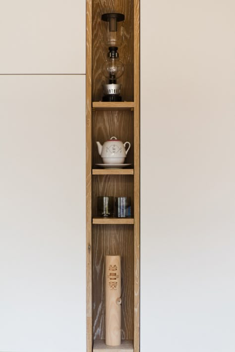 Display Shelf Kitchen, Kitchen Decorative Shelf, Small Wood Shelves, Shelf Detail, Kitchen Niche, Window Kitchen, Timber Shelves, Wall Shelving, Joinery Design