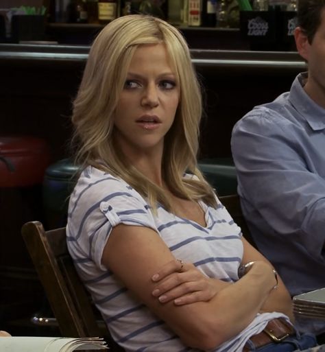 dee reynolds Sunny Characters, Dee Reynolds, Sweet Dee, Kaitlin Olson, It's Always Sunny In Philadelphia, Sunny In Philadelphia, It's Always Sunny, Season 1, Shout Out