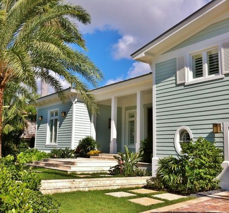 Sea Foam Green exterior color with white trim Tropical Exterior, Green Exterior Paints, Green Exterior House Colors, Green House Exterior, Weatherboard House, Beach House Exterior, Exterior Color Schemes, Bungalow Design, Shutters Exterior