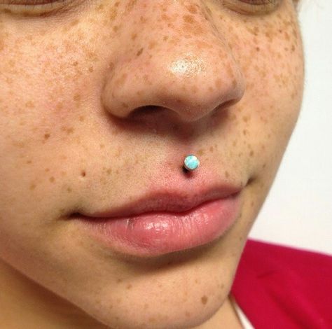 Medusa Piercing Pink Medusa Piercing, Piercing Medusa, Medusa Piercing Jewelry, Lip Piercings, Medusa Piercing, Big Diamond, Body Piercings, Lip Piercing, Body Modifications