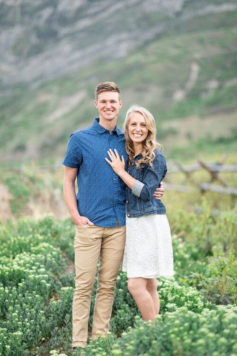 A couple standing in the mountains of beauitful Utah in a stunning summer engagement session. Simple couple pose inspiration Utah photographer Clarity Lane outdoor engagement session inspiration summer engagement session location couple attire inspiration ideas and goals  #engagements #Utahphotographer #outdoor #couplegoals #ClarityLane #casualattire #professionalhairandmakeup #summer #couplepose #engagementinspiration Poses For Couples That Are The Same Height, Standing Pose For Couple, Couple Poses With Shorter Guy, Simple Photo Poses For Couples, Anniversary Couple Poses, Travel Couple Photography, Standing Poses For Couples, Couples Photoshoot Poses Tall Guy, Simple Couples Poses