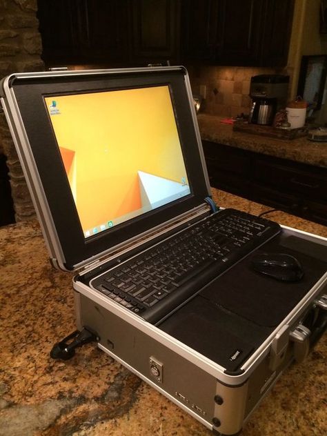 Briefcase PC: 7 Steps Cyberdeck Diy, Diy Briefcase, Diy Computer Case, Diy Pc Case, Laptop Diy, Custom Computer Case, Portable Pc, Diy Pc, Diy Suitcase