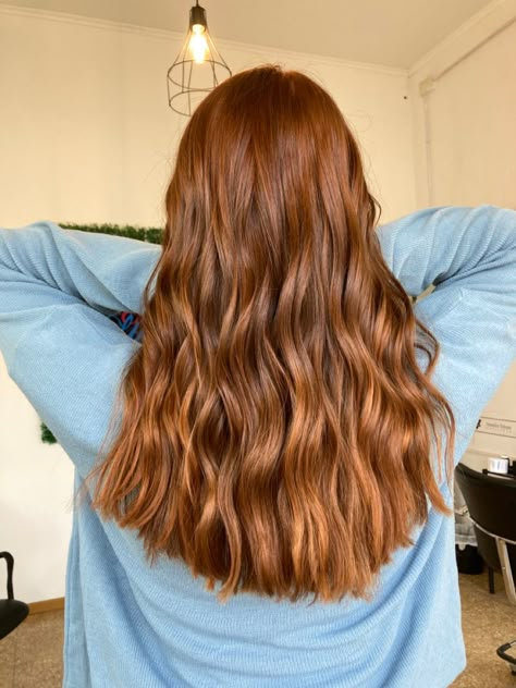 Tendencia colorado ondas Colorado Pelo, Pelo Colorado, Kendall Jenner Hair Color Copper, Hair Autumn 2024, Dementional Hair Color Copper, Beautiful Colors, Colorado, Hair Color, Hair Cuts