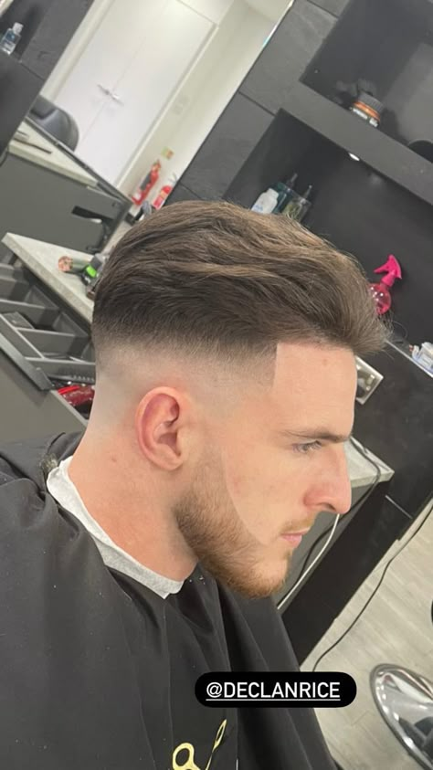 Football Players Hairstyles, Football Hairstyles, Undercut Long Hair, Declan Rice, Mid Fade, Savage Beauty, Mens Hairstyle, Haircut Style, Faded Hair