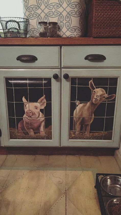 Farm Animal Decor Kitchen, Farm Mural, Farm Kitchen Decor, Pig Kitchen, Farm Animals Decor, Cow Kitchen, Chicken Kitchen, Painted Cabinets, Pig Decor