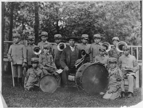 12 Images From Seneca Indian Boarding School. Opened in 1872, the Seneca Indian Boarding School taught academic and vocational skills to Native American students until it closed in 1980. American Boarding School, Native American Boarding Schools, Indian Boarding Schools, Vocational Skills, Native American Children, Boarding Schools, American Children, Boarding School, Historical Society