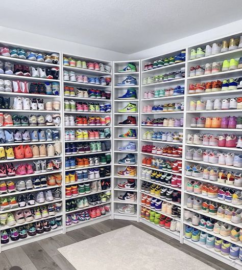 Sneaker Closet Women, Sneaker Closet Organization, Sneakers Collection Aesthetic, Sneaker Collection Aesthetic, Jordan Closet, Closet Full Of Shoes, Sneakers Closet, Shelves For Shoes, Retro Shoes Outfit