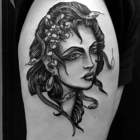 Medusa’s head to @buckle_up4buckley Thanks again 🙏🏻☺️ Neotraditional Portrait, Flor Iphone Wallpaper, Brisbane Tattoo, Goddess Tattoo, B Tattoo, Thanks A Lot, Tattoo Project, Tattoo Feminina, Tattoo Art Drawings