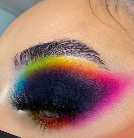 Tye Dye Makeup, Rainbow Eyeshadow Looks, Pride Eye Makeup, Rainbow Makeup Looks, Wolf Makeup, Unconventional Makeup, Rainbow Eye Makeup, 2023 Makeup, Rainbow Eyeshadow