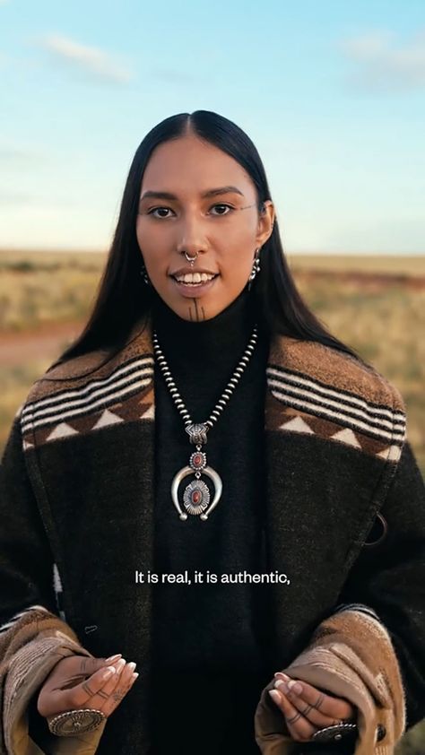 “This Is Incredible”: People React To New Ralph Lauren Collection Celebrating Indigenous Fashion Naomi Glasses, Fashion Asthetic Picture, Worldbuilding Clothes, Indigenous Aesthetic, Double Rr, Quannah Chasinghorse, Sketches Fashion Design, Trends 2024 Fashion, Fashion Aesthetic Wallpaper