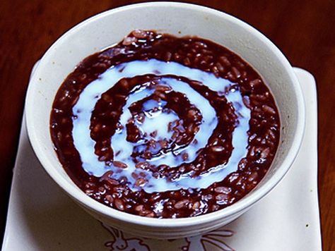 CHAMPORADO ! Champorado Filipino, Champorado Recipe, Sticky Rice Pudding, Pinoy Breakfast, Chocolate Rice Pudding, Filipino Breakfast, Philippine Cuisine, Sweet Sticky Rice, Filipino Dish