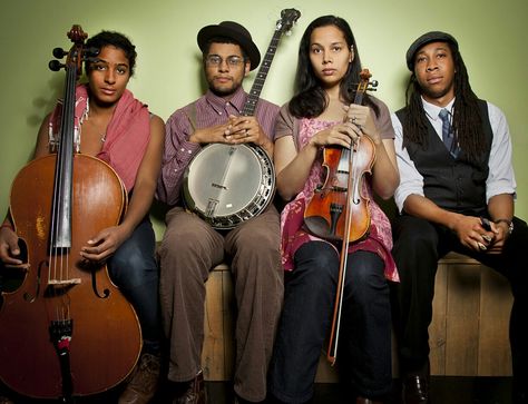 Carolina Chocolate Drops and Rhiannon Giddens Afro Music, Rhiannon Giddens, Emo Pop, Black Arts Movement, Chocolate Drops, Pop Punk Bands, Americana Music, Mtv Music, Jackson Browne