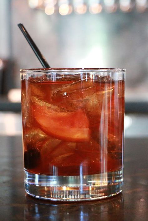 Old Fashion Drink Recipe, Liquid Recipes, Bourbon Drinks Recipes, Cocktails Ideas, Brandy Old Fashioned, Bourbon Old Fashioned, Classic Old Fashioned, Old Fashion Cocktail Recipe, Alcohol Beverages