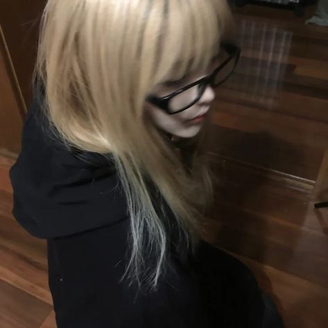 Y2k Profile Picture, Image Swag, Hampi, 사진 촬영 포즈, Emo Girls, Foto Ideas Instagram, Discord Server, Cute Selfie Ideas, Pretty Selfies