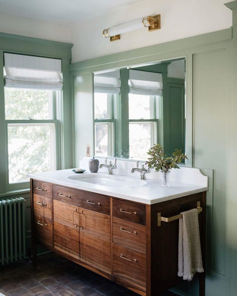 Arts and Crafts Bathroom Ideas and Inspiration | Hunker Arts And Crafts Bathroom, Breakfast Room Green, Painted Wainscoting, Craftsman Bathroom, Relaxing Bathroom, Painted Vanity, Room Green, Art And Craft Design, Vintage Tile