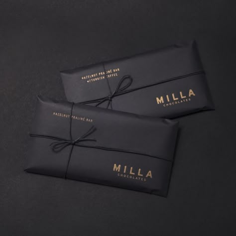 Luxury Clothing Packaging, Praline Paste, Luxury Brand Packaging, Luxurious Packaging, Luxury Packaging Design, Packaging Ideas Business, Black Packaging, Clothing Packaging, Single Origin