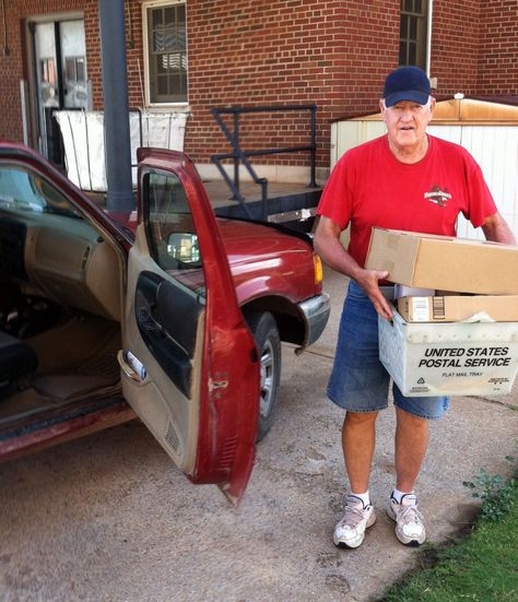 The longer route: Letter carrier, 72, among growing number in U.S. working well past 65 Rural Carrier, Edge Of The World, Reading Stories, Stinger, Ford Ranger, Oklahoma, Ford