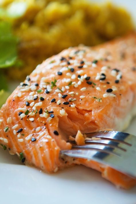 Honey Butter Sesame Salmon Sesame Salmon, Oven Baked Salmon Recipes, Honey Glazed Salmon, Dinner Fish, Oven Baked Salmon, Easy Salmon Recipes, Honey Glazed, Food Seafood, Recipes Seafood