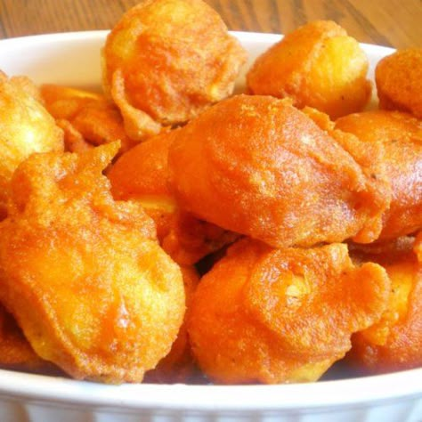 Kwek Kwek Recipe, Quail Egg Recipes, Pinoy Street Food, Kwek Kwek, Pandesal Recipe, Pinoy Recipe, Fish Balls, Food Filipino, Chicken Balls