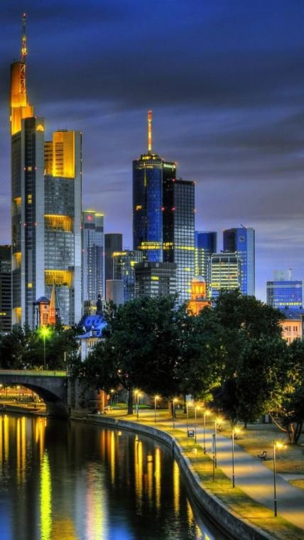 [96+] Frankfurt Wallpapers on WallpaperSafari Europa Park, Frankfurt Germany, Samar, Germany Travel, City Skyline, Places Around The World, Metropolis, Wonderful Places, Vacation Spots