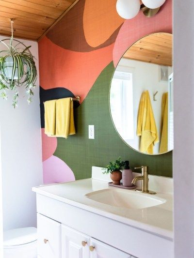 Bathroom Mural, Cabin Renovation, Deco Studio, Bathroom Decor Ideas Colors, Bathroom Colors, Wall Paint, Decoration Design, Bathroom Interior, Small Bathroom